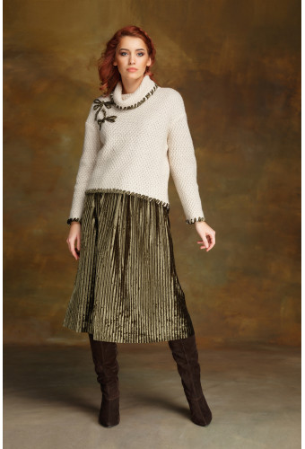 Свитер с отделкой "зеленый бархат"