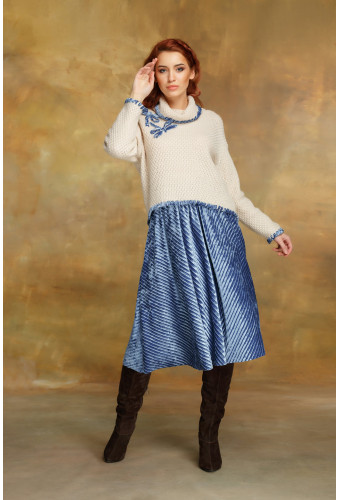  Свитер с  отделкой "голубой бархат"